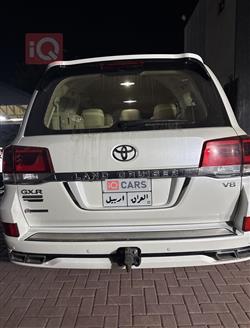 تۆیۆتا لاند کروزەر